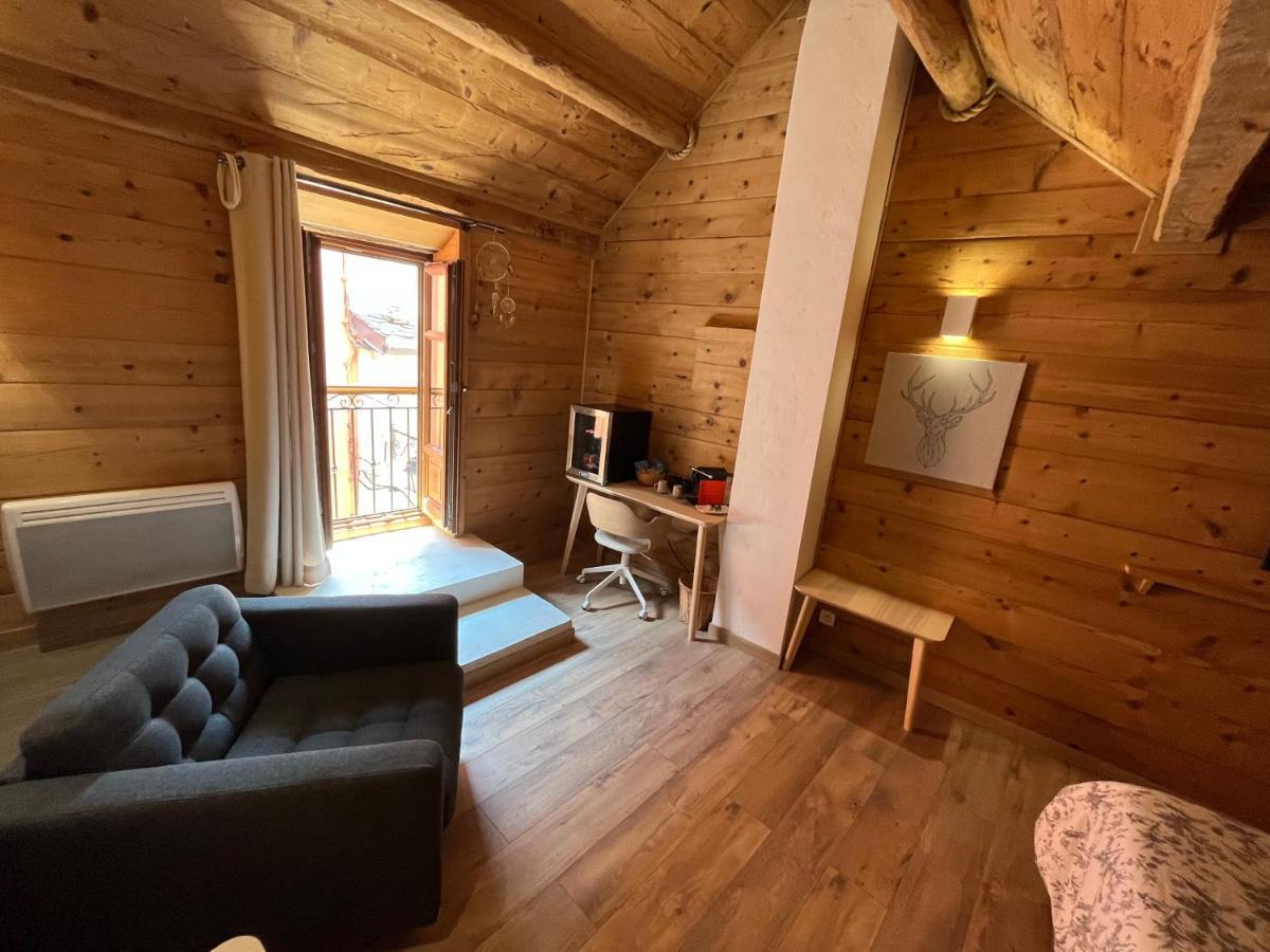 Suite "Chalet" Dans Maison De Village La Brigue Exterior foto